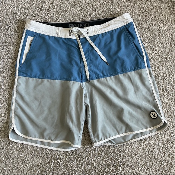 Vuori Zip Pocket Striped Board Shorts Swim Trunks